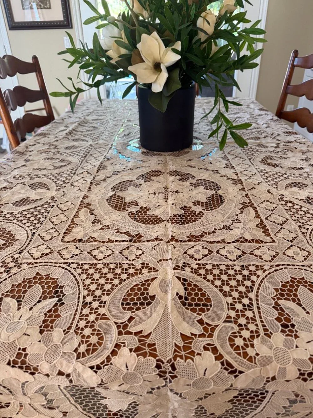 Vintage Guipure Lace Tablecloth – Ivory Cotton, Excellent condition!